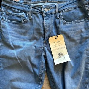 Levi’s 711 skinny denim jeans